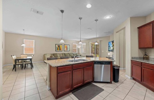 Crystal Cove House | 4 Bed Close to Disney Private Pool