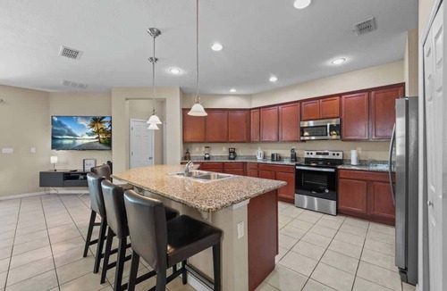 Crystal Cove House | 4 Bed Close to Disney Private Pool