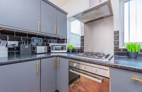 Heswall House | 4 bed detached sleeps 6/7 Heswall off road parking