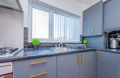 Heswall House | 4 bed detached sleeps 6/7 Heswall off road parking