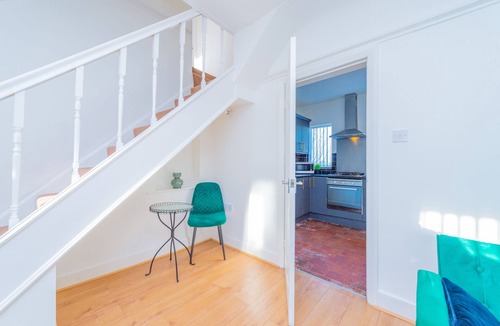 Heswall House | 4 bed detached sleeps 6/7 Heswall off road parking