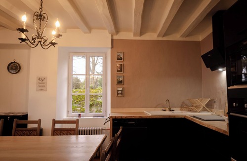 Saint-Saturnin-sur-Loire House | 4-bed dormitory room in the Château outbuilding overlooking the Loire River