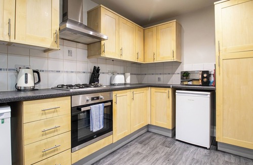 Telford House | 4-Bed Home near Telford Centre