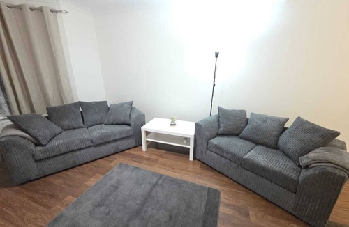 Belvedere House | 4-Bed Home with Parking in Belvedere Perfect for work, Families & Weekends Away