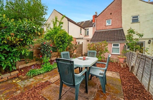 Wolverhampton House | 4 Bed Homely Retreat - WV1