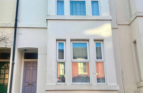 Wolverhampton House | 4 Bed Homely Retreat - WV1