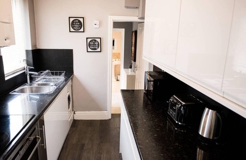 Burslem House | 4 Bed House, Sleeps 9, Free Parking