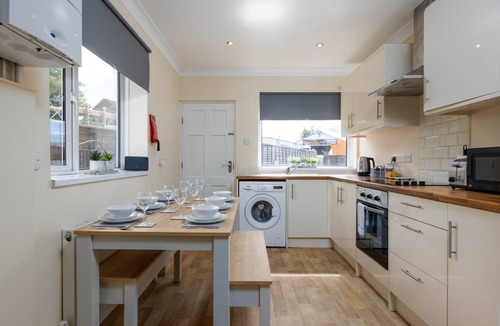 Shirley House | 4 Bed House with Driveway Parking