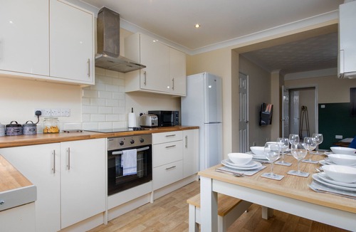 Shirley House | 4 Bed House with Driveway Parking