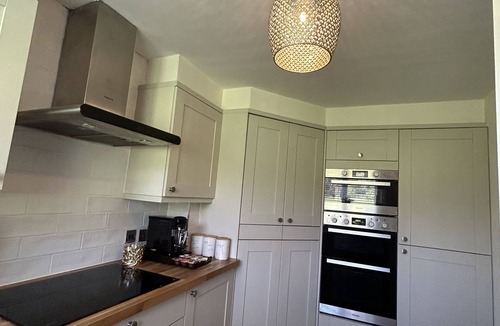 Corby House | 4 Bed House with Double Beds