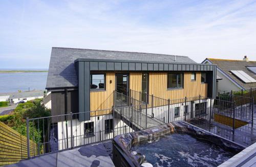 Westleigh House | 4 Bed in Appledore 93960