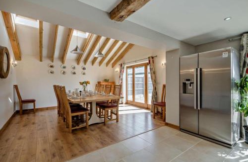 East Dereham House | 4 Bed in Barnham Broom oc-b27788