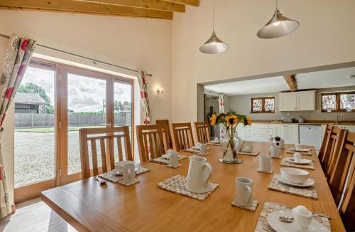 East Dereham House | 4 Bed in Barnham Broom oc-b27788