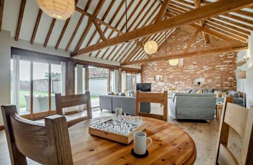 East Dereham House | 4 Bed in Barnham Broom oc-b27788