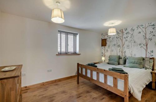East Dereham House | 4 Bed in Barnham Broom oc-b27788