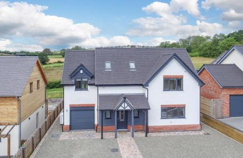 Bishops Castle House | 4 Bed in Bishops Castle 94072