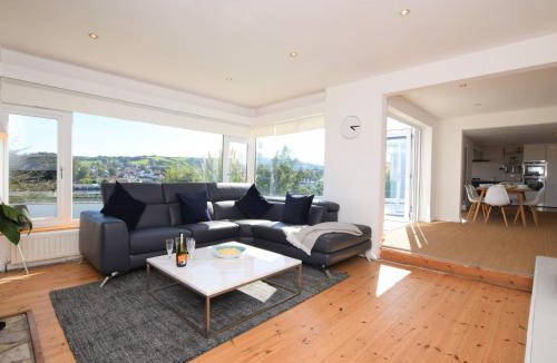 Brixham House | 4 Bed in Brixham 76402