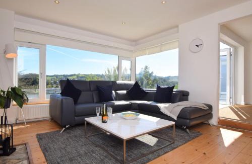 Brixham House | 4 Bed in Brixham 76402
