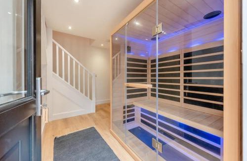 Tremain House | 4 Bed in Cardigan oc-d30449