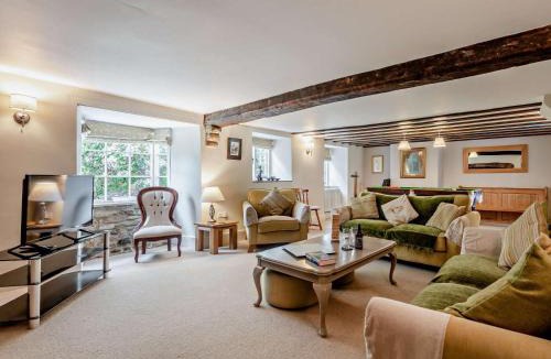 Corfe Castle House | 4 Bed in Corfe Castle IC101