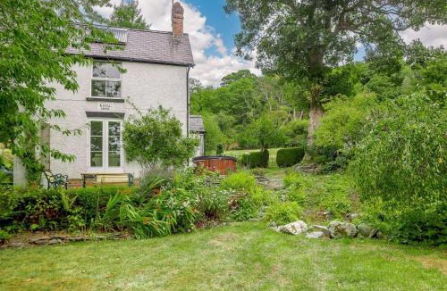 Corwen House | 4 Bed in Corwen oc-88868