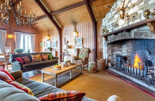 Dorchester House | 4 Bed in Dorchester 80513