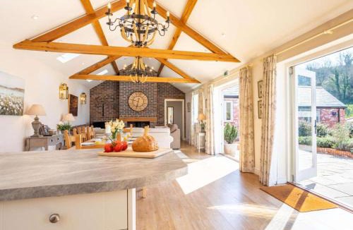 Dorchester House | 4 Bed in Dorchester oc-42204