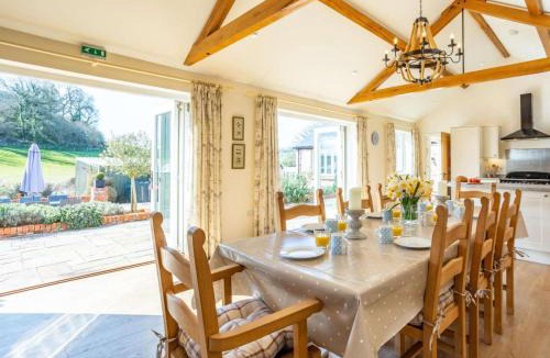 Dorchester House | 4 Bed in Dorchester oc-42204