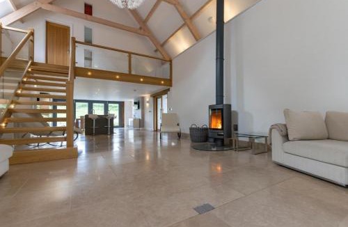 Heligan House | 4 Bed in Drewsteignton oc-bc2408