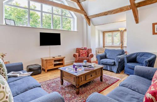 Abergavenny House | 4 Bed in Gilwern 90003