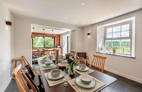 Barnstaple House | 4 Bed in Goodleigh oc-e29107