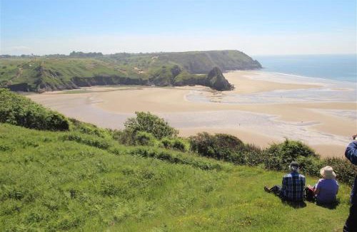 Crynant House | 4 Bed in Gower oc-hh2112