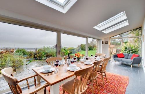 Crynant House | 4 Bed in Gower oc-hh2112