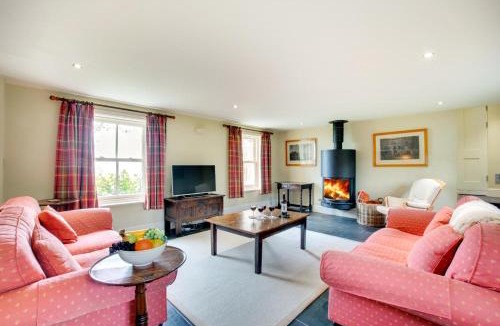 Crynant House | 4 Bed in Gower oc-hh2112