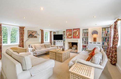 Bury St Edmunds House | 4 Bed in Hartest oc-w32685