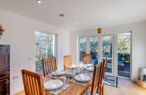 Hawick House | 4 Bed in Hawick 95856