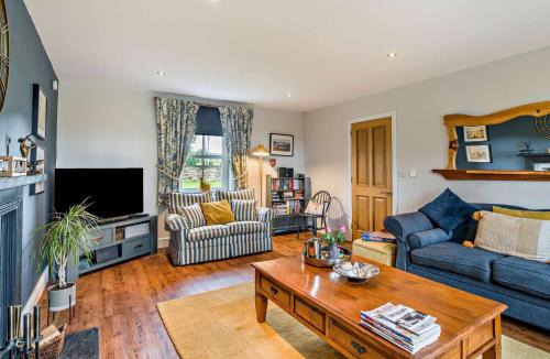 Hayton House | 4 Bed in Hayton SZ119