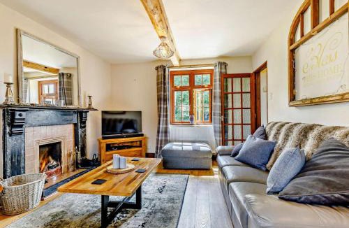 Westbrook Court House | 4 Bed in Hereford 44213