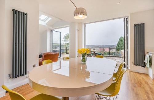 Dunvant House | 4 Bed in Killay oc-c28372