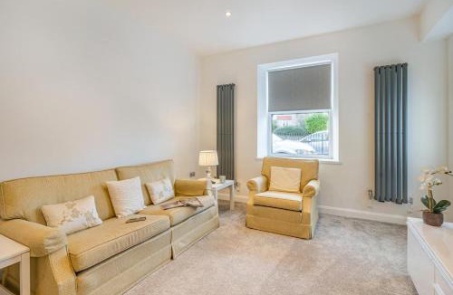 Dunvant House | 4 Bed in Killay oc-c28372