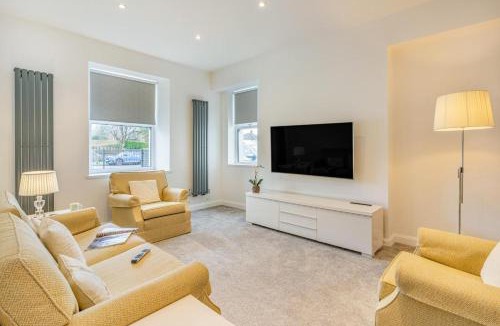 Dunvant House | 4 Bed in Killay oc-c28372