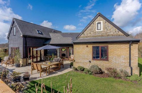 Kingsnorth House | 4 Bed in Kingsnorth 86647