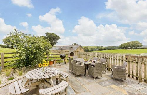 Launceston House | 4 Bed in Launceston oc-brhig