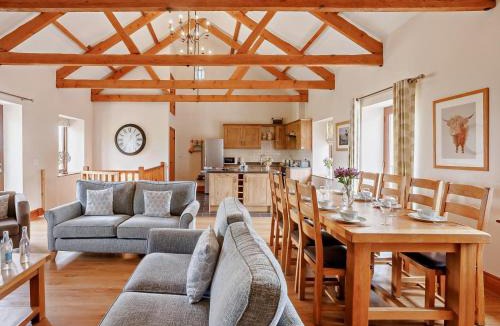 Launceston House | 4 Bed in Launceston oc-brhig