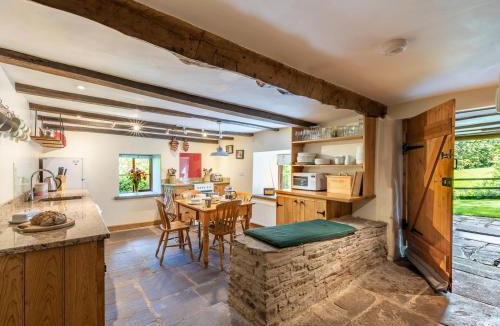 Longtown House | 4 Bed in Longtown 86497