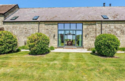 Shaftesbury House | 4 Bed in Melbury Abbas 91456
