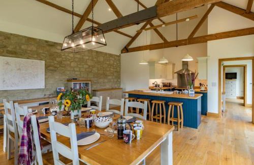 Shaftesbury House | 4 Bed in Melbury Abbas 48814