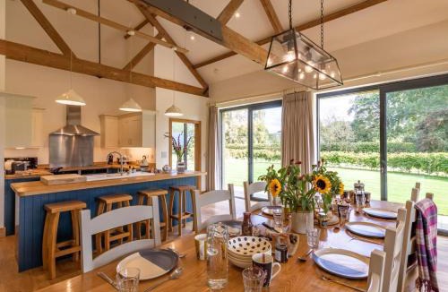 Shaftesbury House | 4 Bed in Melbury Abbas 48814