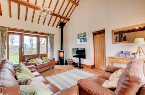 Menai Bridge House | 4 Bed in Menai Bridge oc-bow16