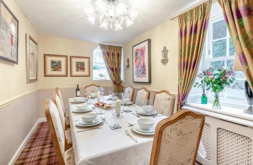 Middleham House | 4 Bed in Middleham 83260